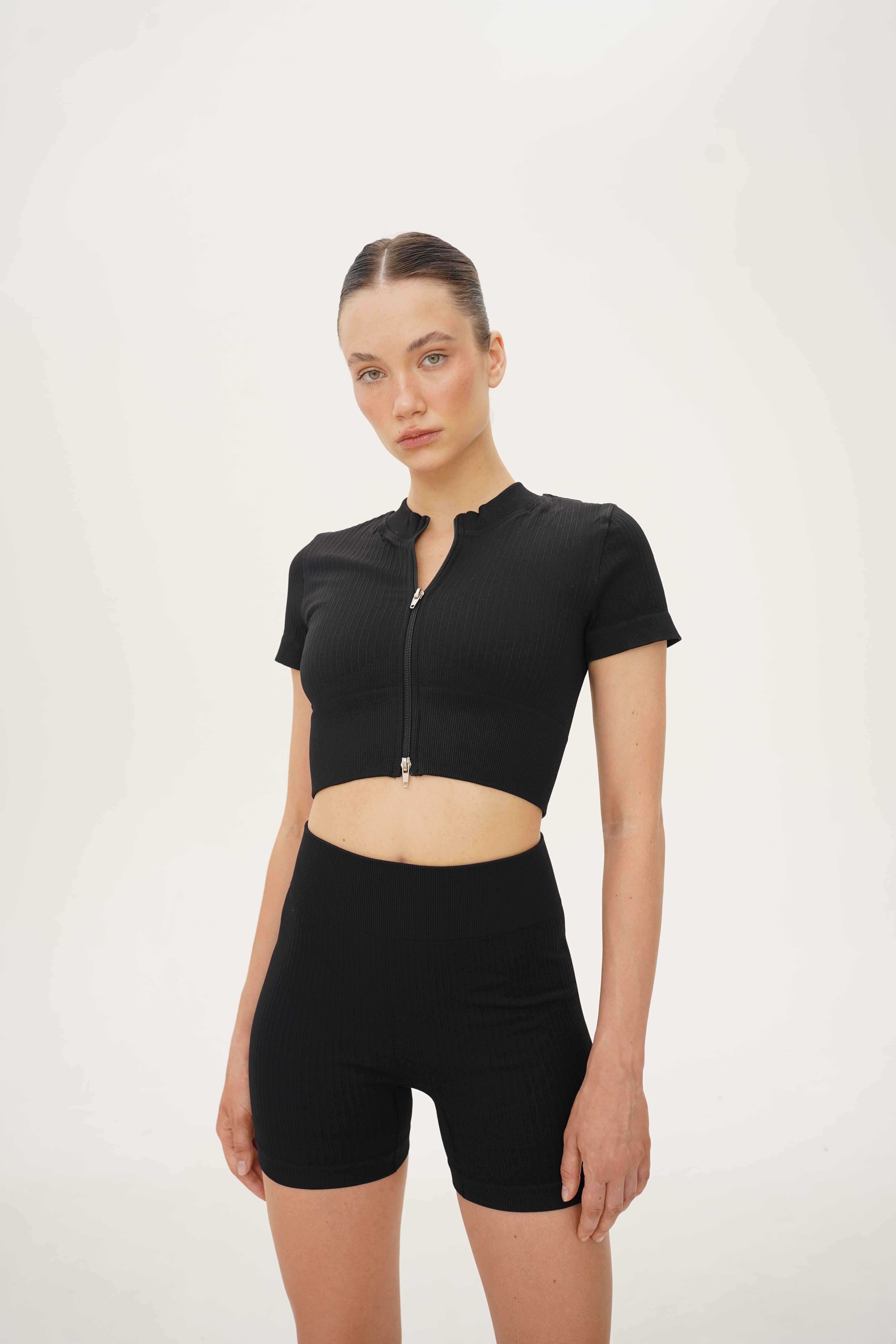 Топ Bella black