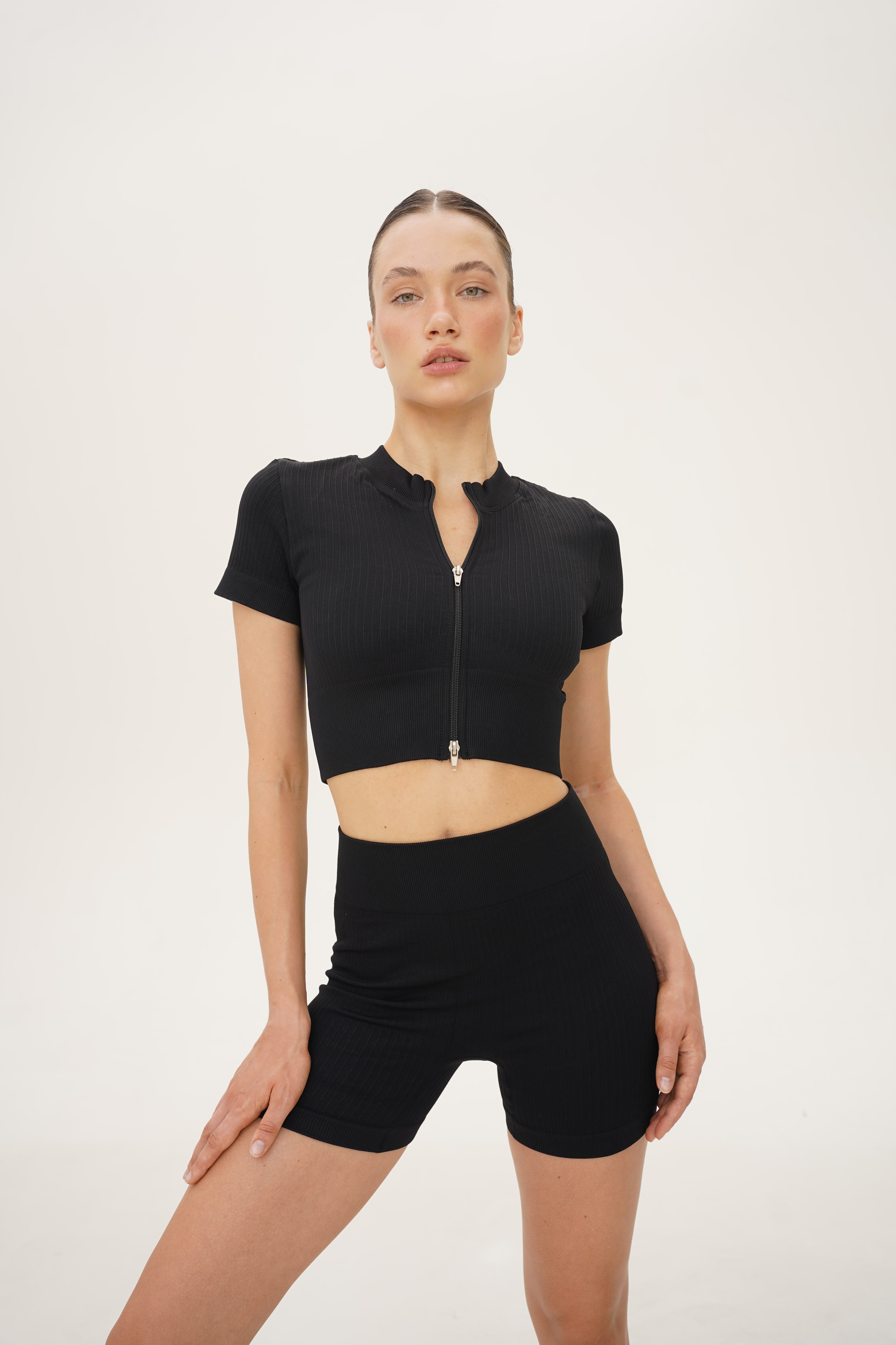 Топ Bella black